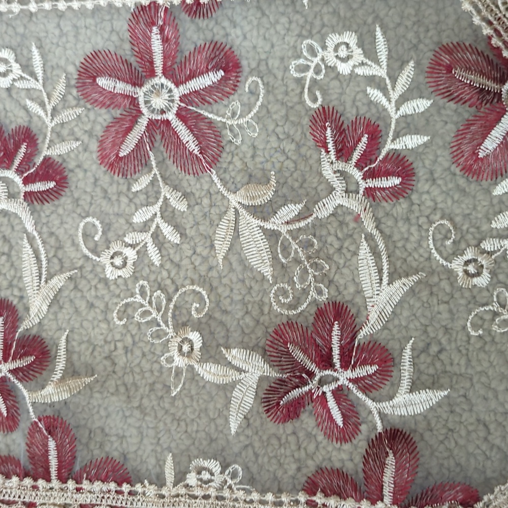 Table Runner - Picture 2 of 4